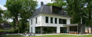 Read more about the article Fenster und Dreifachverglasungen – ein neuer Bautrend, mit dem Sie sparen können